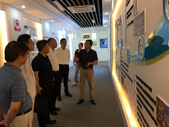 校長左和平出席盛會(huì)，共話校企合作與項(xiàng)目孵化新篇章